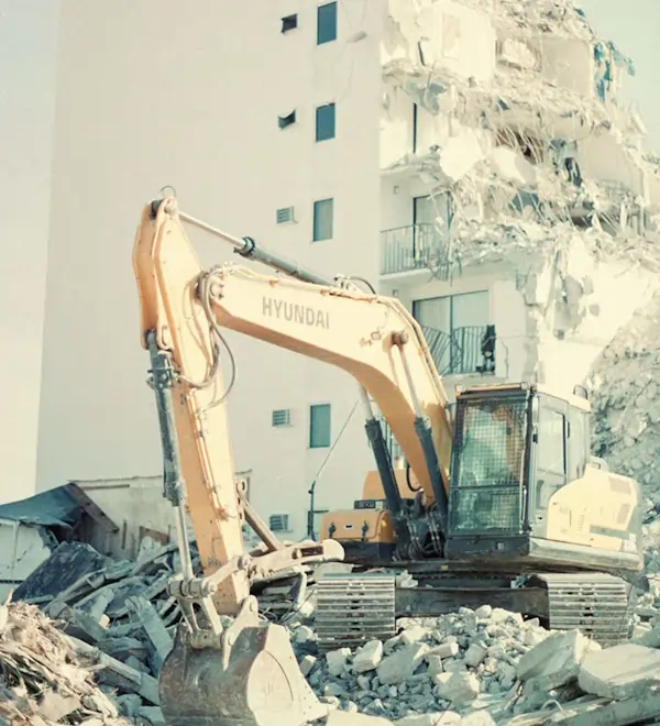 Abrisswerk bietet Abrissarbeiten in Berlin und ganz Deutschland. Die Abrissprofis der Hauptstadt.